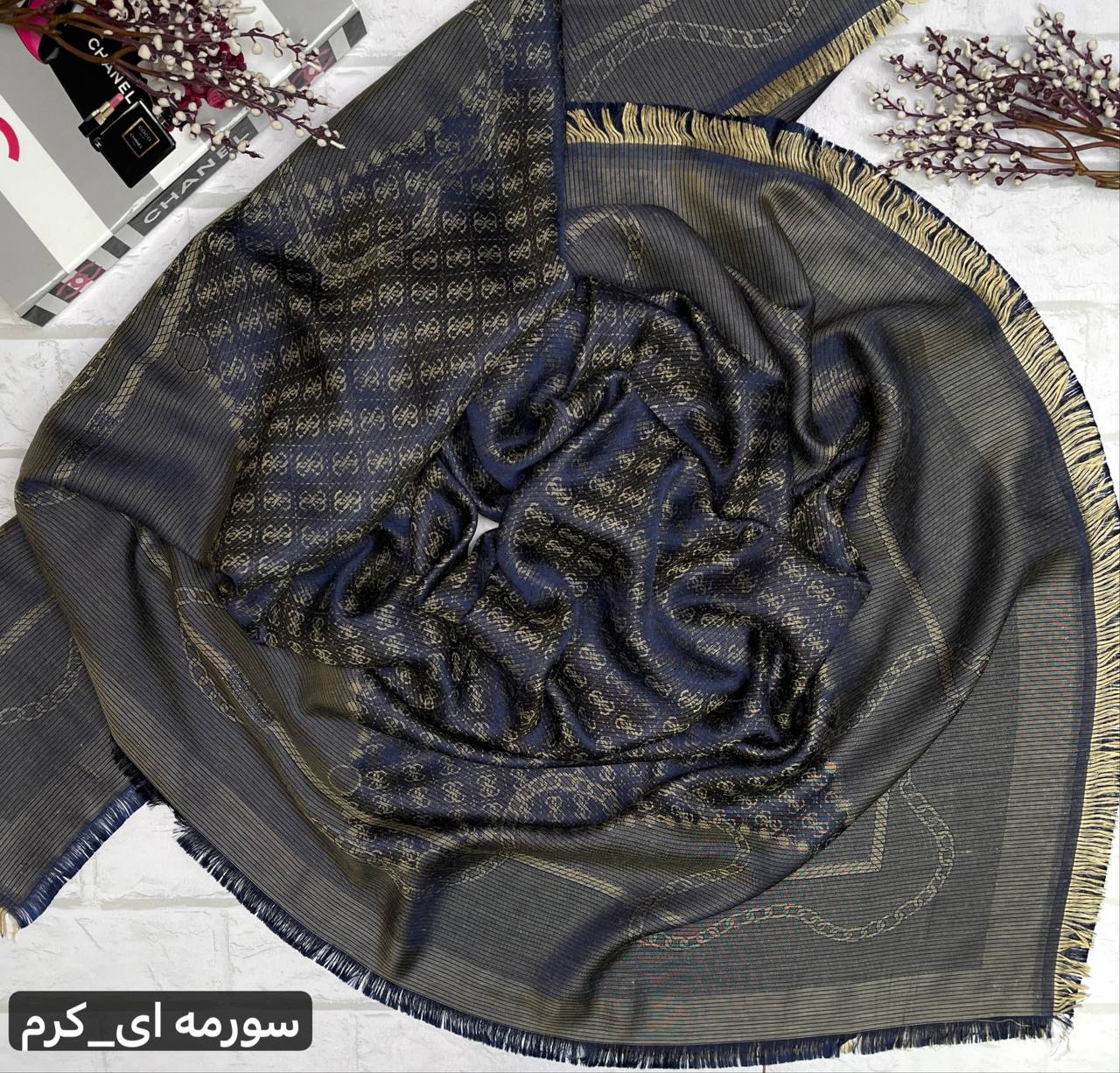 روسری نخ ابریشم ژاکارد لمه‌دار دورو طرح گس زنجیردار قواره ۱۴۰