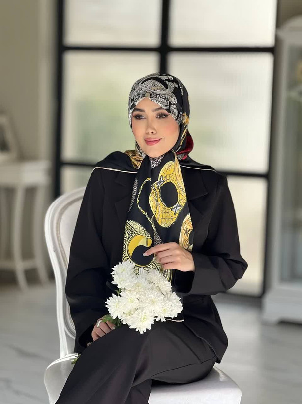 روسری ساتن ابریشم مجلسی ، قواره ۱۳۵، ارسال رایگان
