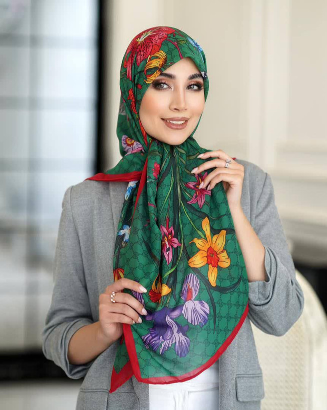 روسری حریر ایتالیایی طرح گوچی، قواره ۱۳۰،خنک و سبک،ارسال رایگان