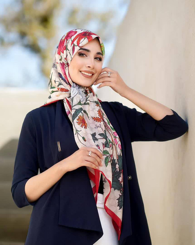 روسری حریر ایتالیایی طرح گوچی، قواره ۱۳۰،خنک و سبک،ارسال رایگان