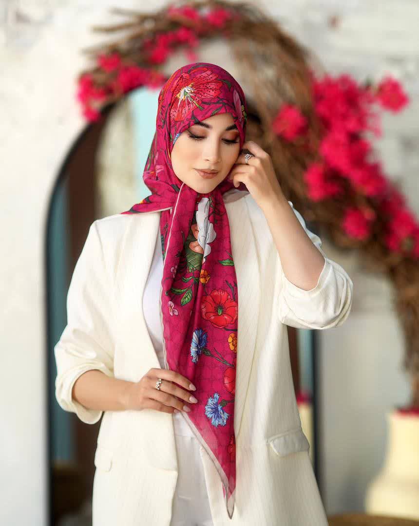 روسری حریر ایتالیایی طرح گوچی، قواره ۱۳۰،خنک و سبک،ارسال رایگان
