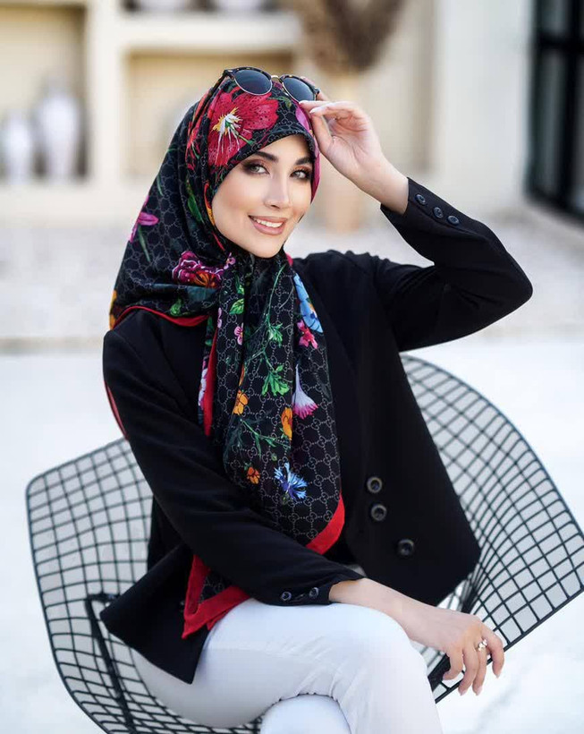 روسری حریر ایتالیایی طرح گوچی، قواره ۱۳۰،خنک و سبک،ارسال رایگان