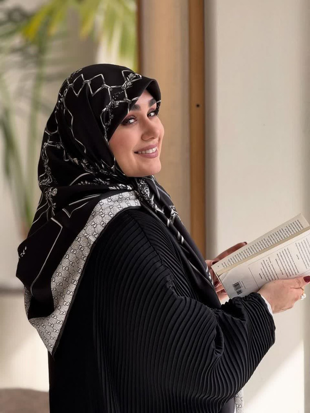روسری ابریشم توییل وارداتی جت بلک، قواره ۱۴۰ ،ارسال رایگان