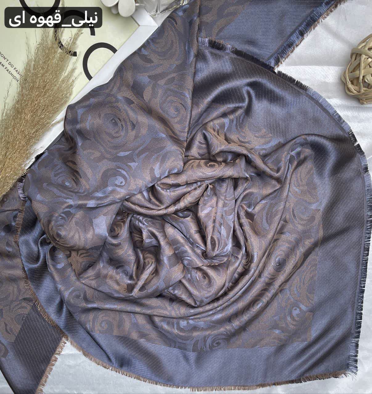 روسری ابریشم ژاکارد لمه دار دو رو، طرح گل، قواره ۱۴۰