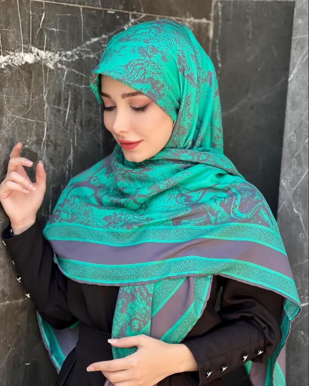 روسری نخی کجراه کشمیر طرح جنگل | قواره ۱۳۵ | دور دست‌دوز