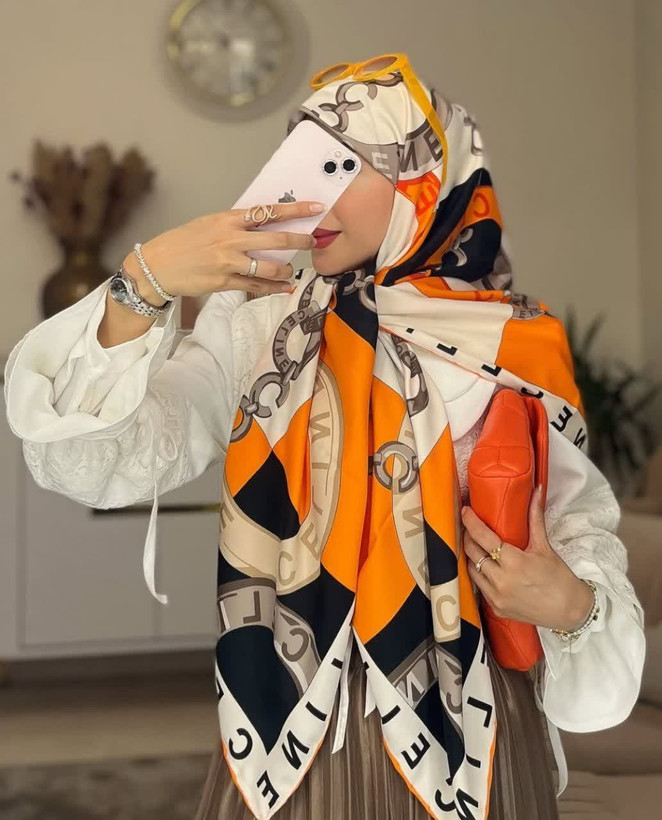روسری ابریشم توییل طرح سلین یک قواره 135