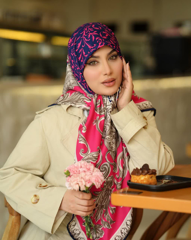 روسری مجلسی ابریشم توییل طرح اسلیمی قواره 140