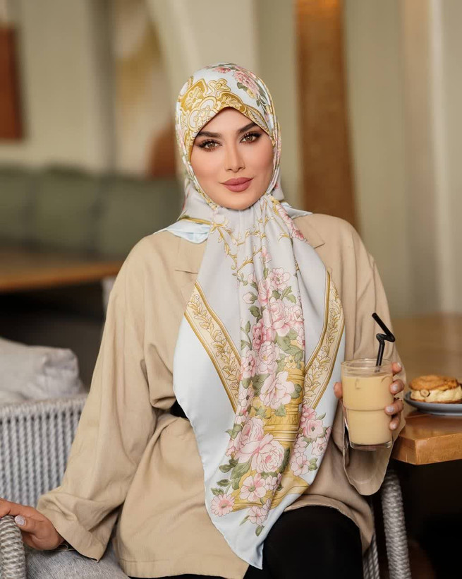 روسری مجلسی ابریشم توییل طرح گل قواره 140