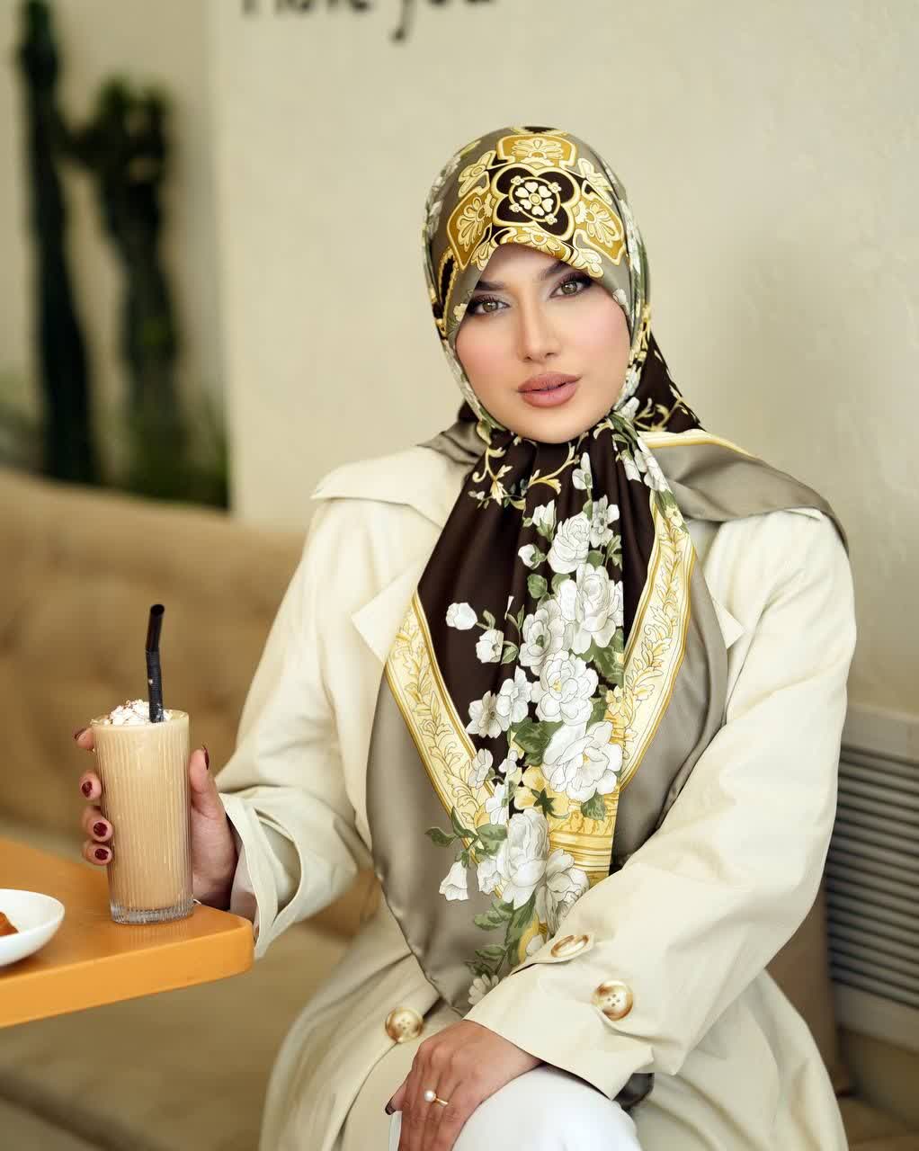 روسری مجلسی ابریشم توییل طرح گل قواره 140