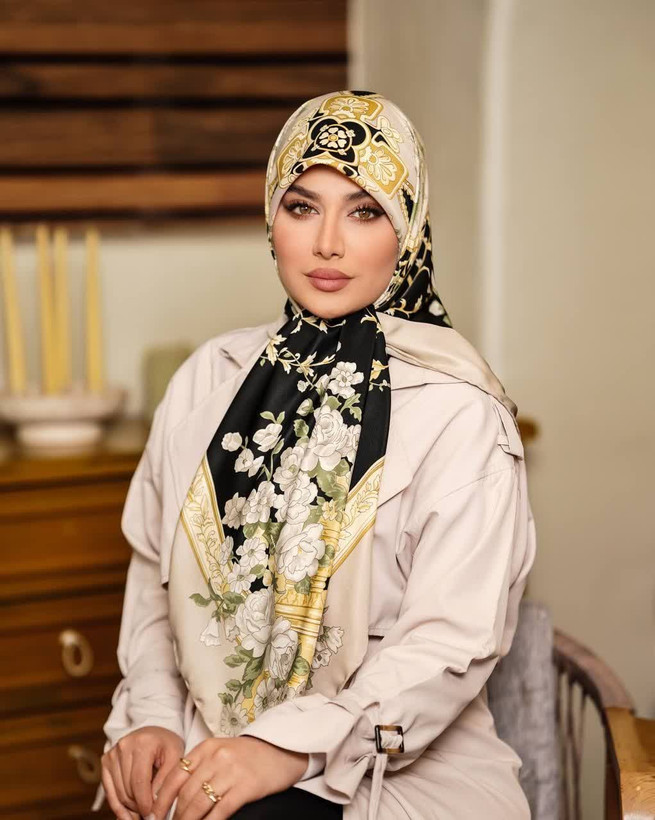 روسری مجلسی ابریشم توییل طرح گل قواره 140