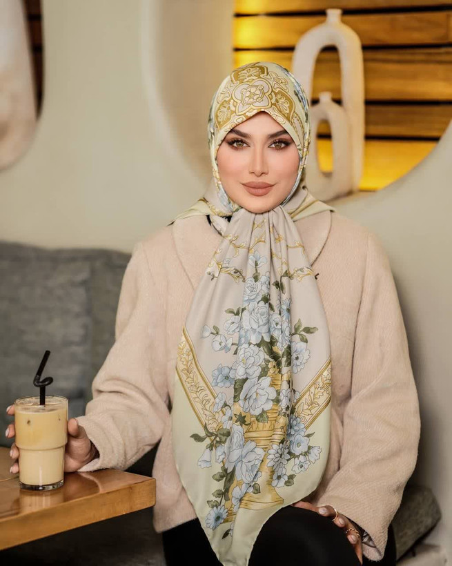 روسری مجلسی ابریشم توییل طرح گل قواره 140