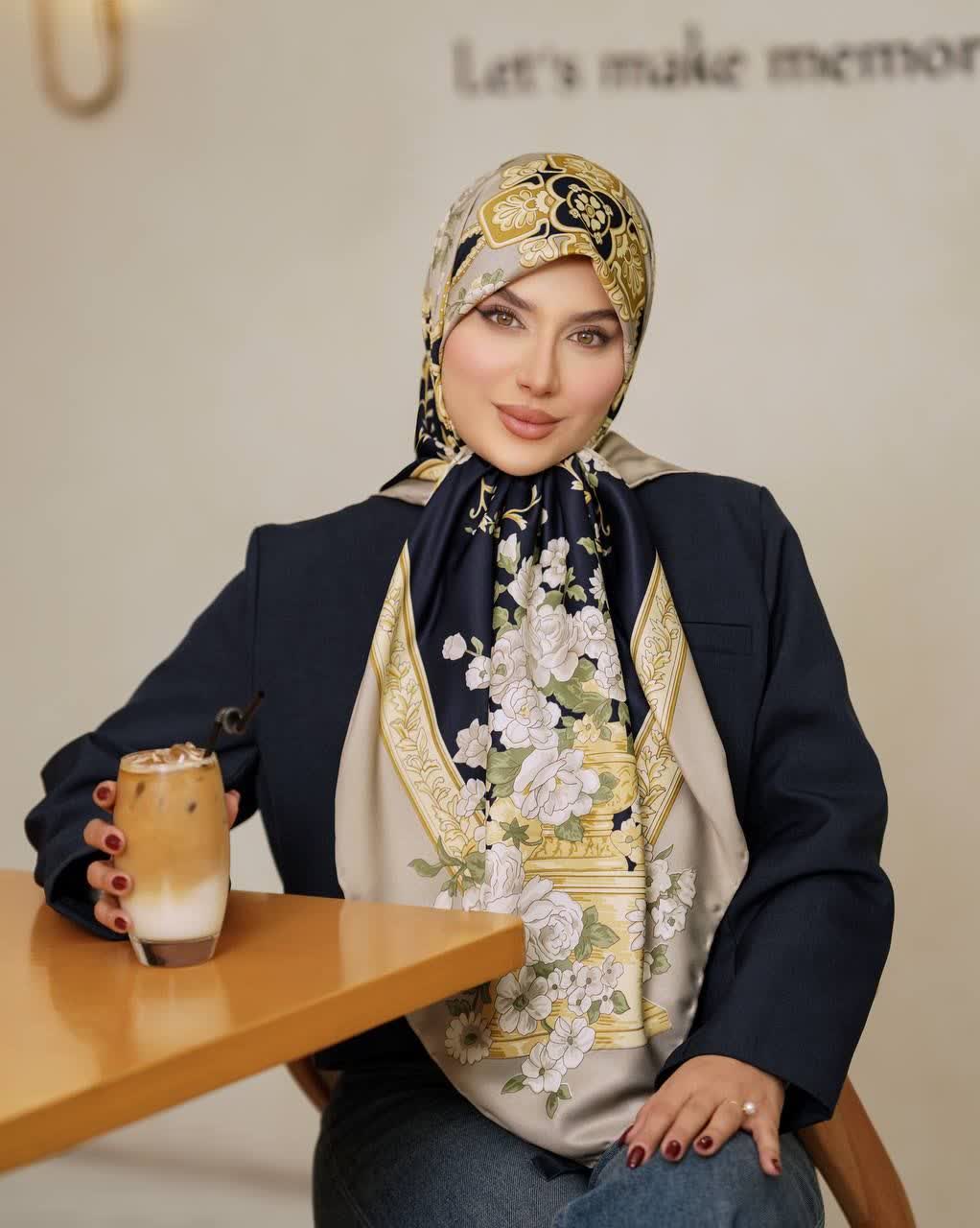 روسری مجلسی ابریشم توییل طرح گل قواره 140