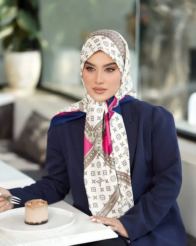 روسری مجلسی ابریشم توییل لویی ویتون قواره 140