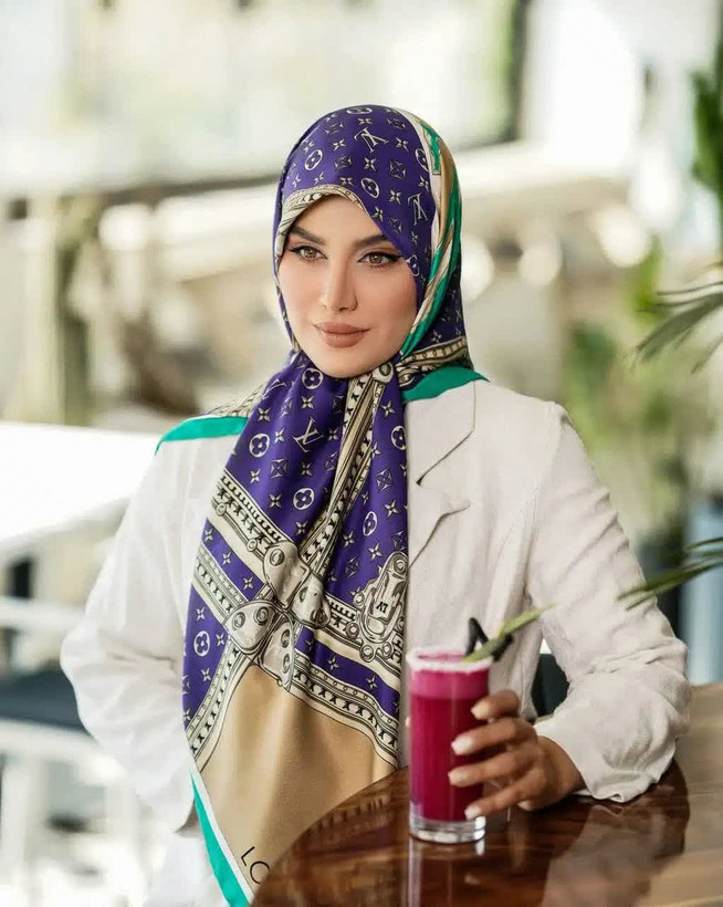 روسری مجلسی ابریشم توییل لویی ویتون قواره 140